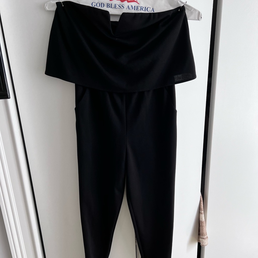 BLack jumper with pockets